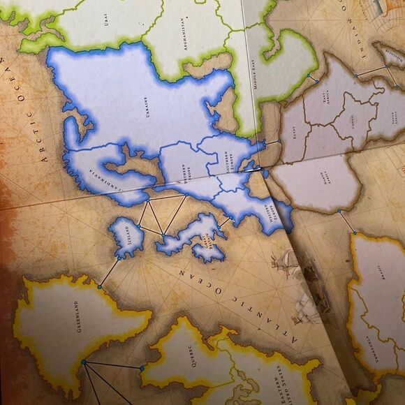 Hasbro Gaming B7404 Risk Board Game 2003 - Picture 3 of 5